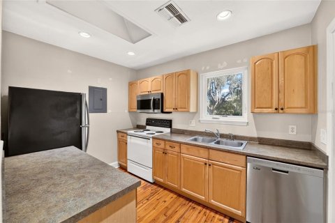 House in Ocala, Florida 2 bedrooms, 96.53 sq.m. № 2388107 - photo 7