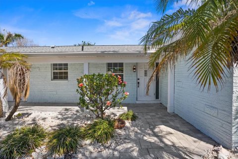 Villa ou maison à vendre à Treasure Island, Floride: 3 chambres, 169.36 m2 № 2314265 - photo 4