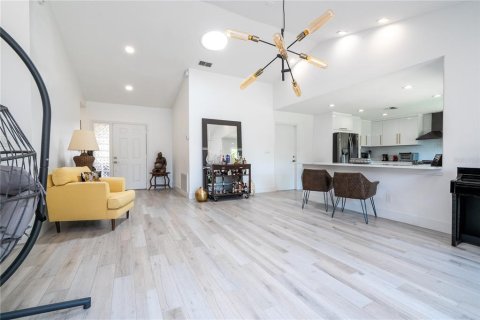 Casa en venta en Orlando, Florida, 3 dormitorios, 150.41 m2 № 1907780 - foto 13