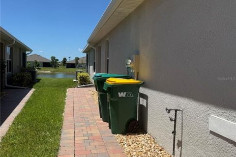 Casa en venta en Port Charlotte, Florida, 2 dormitorios, 140.84 m2 № 2235447 - foto 4
