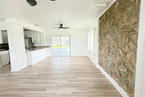 Villa ou maison à vendre à Palmetto, Floride: 2 chambres, 98.1 m2 № 1887146 - photo 4