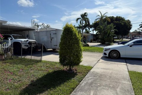 Casa en alquiler en Palm Springs, Florida, 3 dormitorios, 811.97 m2 № 1831229 - foto 23