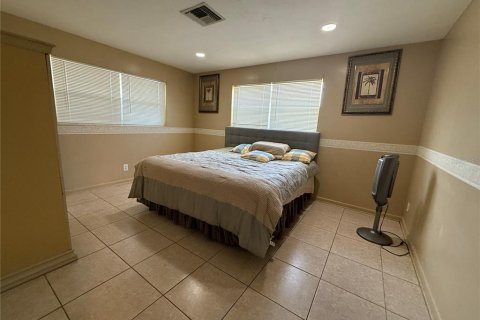 Casa en alquiler en Palm Springs, Florida, 3 dormitorios, 811.97 m2 № 1831229 - foto 9