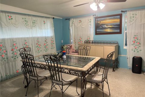 Casa en alquiler en Palm Springs, Florida, 3 dormitorios, 811.97 m2 № 1831229 - foto 4