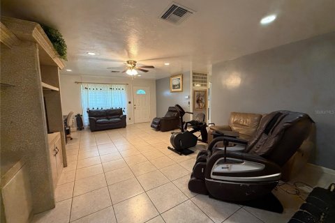 Casa en alquiler en Palm Springs, Florida, 3 dormitorios, 811.97 m2 № 1831229 - foto 2