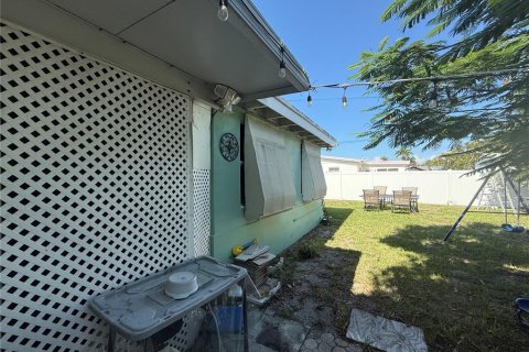 Casa en alquiler en Palm Springs, Florida, 3 dormitorios, 811.97 m2 № 1831229 - foto 20