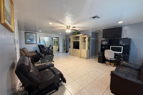 Casa en alquiler en Palm Springs, Florida, 3 dormitorios, 811.97 m2 № 1831229 - foto 3