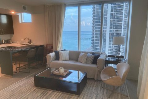 Condominio en venta en Sunny Isles Beach, Florida, 2 dormitorios, 84.36 m2 № 1871726 - foto 9
