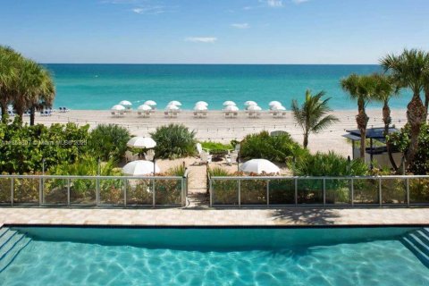 Condominio en venta en Sunny Isles Beach, Florida, 2 dormitorios, 84.36 m2 № 1871726 - foto 2