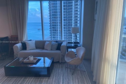 Condominio en venta en Sunny Isles Beach, Florida, 2 dormitorios, 84.36 m2 № 1871726 - foto 11