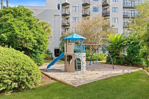 Condo in Orlando, Florida, 2 bedrooms № 2112286 - photo 2