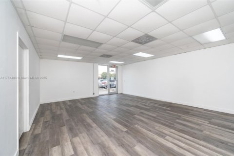 Commercial property in Medley, Florida № 1867508 - photo 8