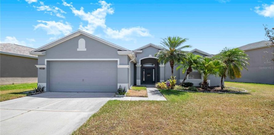 House in Lakeland, Florida 3 bedrooms, 175.68 sq.m. № 1680037