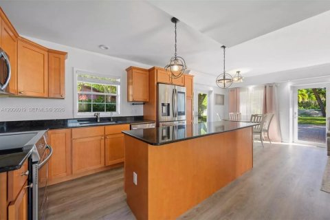 Casa en venta en Davie, Florida, 3 dormitorios, 104.24 m2 № 2071113 - foto 2