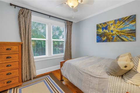 House in Saint Petersburg, Florida 5 bedrooms, 291.34 sq.m. № 2220593 - photo 16