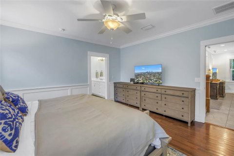 House in Saint Petersburg, Florida 5 bedrooms, 291.34 sq.m. № 2220593 - photo 21