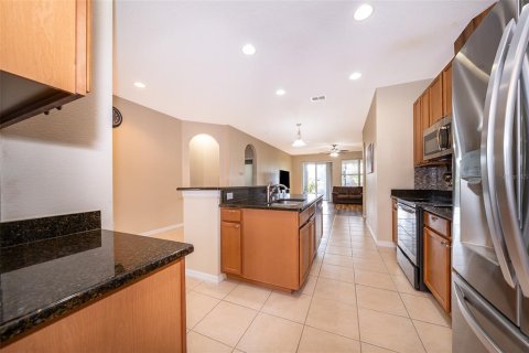House in Oviedo, Florida 3 bedrooms, 205.31 sq.m. № 1769628 - photo 9