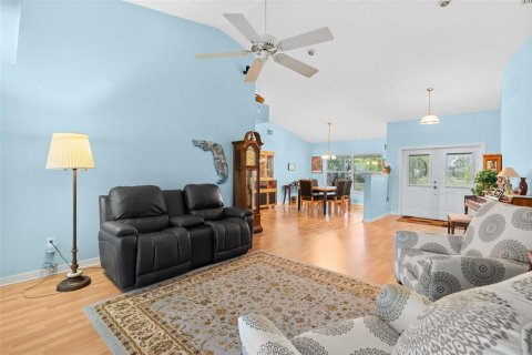 Casa en venta en North Fort Myers, Florida, 3 dormitorios, 268.12 m2 № 1581165 - foto 16