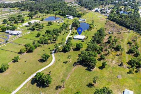 Casa en venta en North Fort Myers, Florida, 3 dormitorios, 268.12 m2 № 1581165 - foto 1