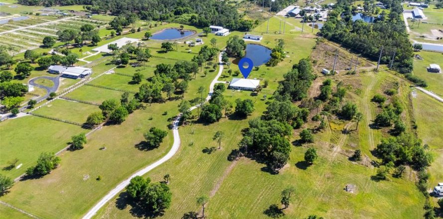 Casa en North Fort Myers, Florida 3 dormitorios, 268.12 m2 № 1581165