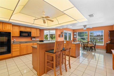 Casa en venta en North Fort Myers, Florida, 3 dormitorios, 268.12 m2 № 1581165 - foto 21