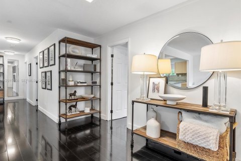 Villa ou maison à vendre à Hallandale Beach, Floride: 4 chambres, 139.17 m2 № 2172901 - photo 14
