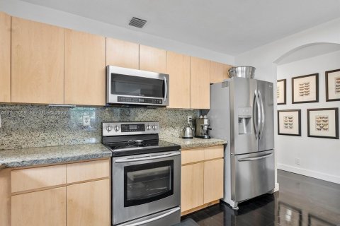 Villa ou maison à vendre à Hallandale Beach, Floride: 4 chambres, 139.17 m2 № 2172901 - photo 10