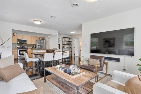 Villa ou maison à vendre à Hallandale Beach, Floride: 4 chambres, 139.17 m2 № 2172901 - photo 5