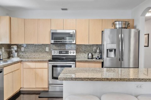 Villa ou maison à vendre à Hallandale Beach, Floride: 4 chambres, 139.17 m2 № 2172901 - photo 9