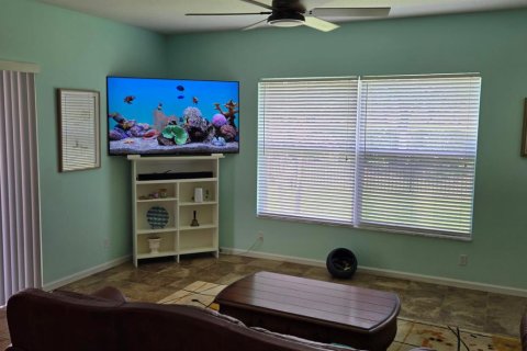 House in Vero Beach, Florida 3 bedrooms, 200.58 sq.m. № 2245686 - photo 2