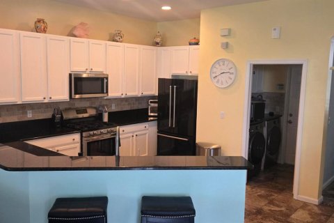 House in Vero Beach, Florida 3 bedrooms, 200.58 sq.m. № 2245686 - photo 4