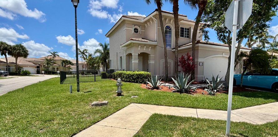 House in West Palm Beach, Florida 3 bedrooms, 176.51 sq.m. № 2241890