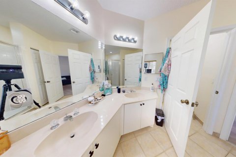 House in West Palm Beach, Florida 3 bedrooms, 176.51 sq.m. № 2241890 - photo 30