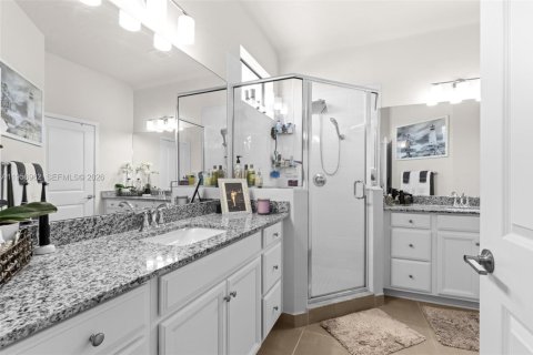 Townhouse in Homestead, Florida 3 bedrooms, 158.4 sq.m. № 2011604 - photo 15