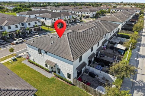 Townhouse in Homestead, Florida 3 bedrooms, 158.4 sq.m. № 2011604 - photo 30