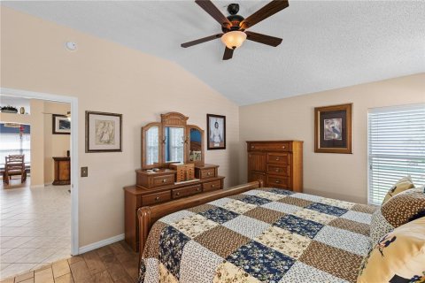 House in The Villages, Florida 3 bedrooms, 160.72 sq.m. № 1857965 - photo 20