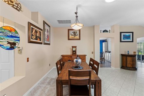 House in The Villages, Florida 3 bedrooms, 160.72 sq.m. № 1857965 - photo 5