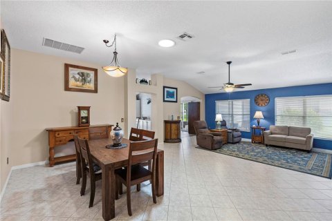 House in The Villages, Florida 3 bedrooms, 160.72 sq.m. № 1857965 - photo 4