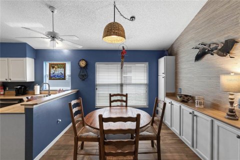 House in The Villages, Florida 3 bedrooms, 160.72 sq.m. № 1857965 - photo 16
