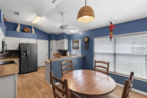 House in The Villages, Florida 3 bedrooms, 160.72 sq.m. № 1857965 - photo 17