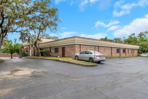 Propiedad comercial en alquiler en Temple Terrace, Florida, 1618.45 m2 № 1688362 - foto 8
