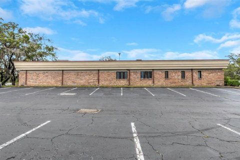 Commercial property in Temple Terrace, Florida 1618.45 sq.m. № 1688362 - photo 7