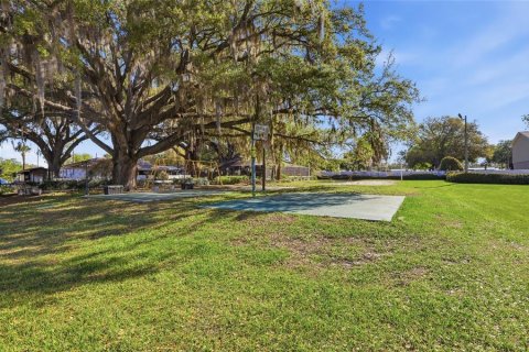 Condo in Zephyrhills, Florida, 2 bedrooms № 2117557 - photo 24