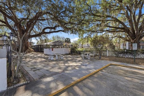 Condo in Zephyrhills, Florida, 2 bedrooms № 2117557 - photo 27