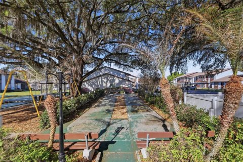 Condo in Zephyrhills, Florida, 2 bedrooms № 2117557 - photo 23