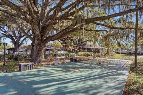 Condo in Zephyrhills, Florida, 2 bedrooms № 2117557 - photo 26