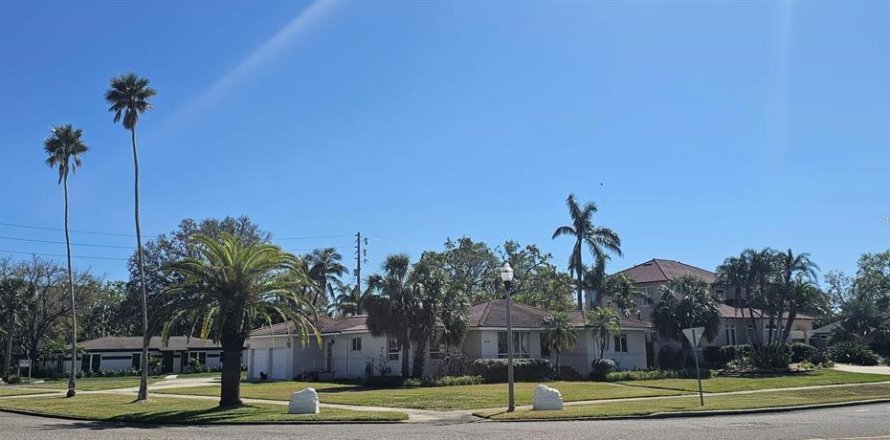 Terreno en Saint Petersburg, Florida № 1542324