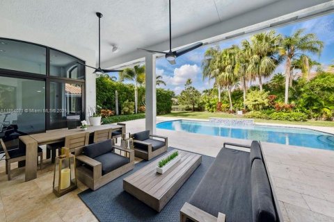 Снять в аренду виллу или дом в Уэстон, Флорида 5 спален, 388.89м2, № 1958720 - фото 6