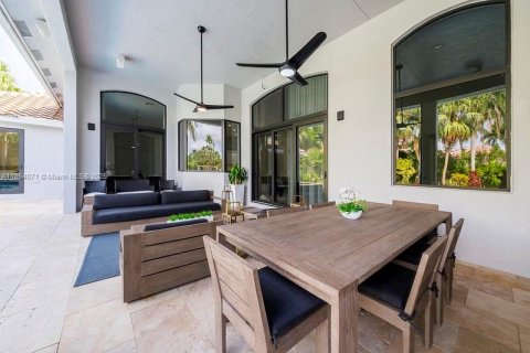 Снять в аренду виллу или дом в Уэстон, Флорида 5 спален, 388.89м2, № 1958720 - фото 7