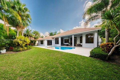 Снять в аренду виллу или дом в Уэстон, Флорида 5 спален, 388.89м2, № 1958720 - фото 4